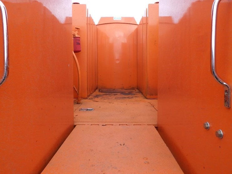 2004-ford-f650-image-9