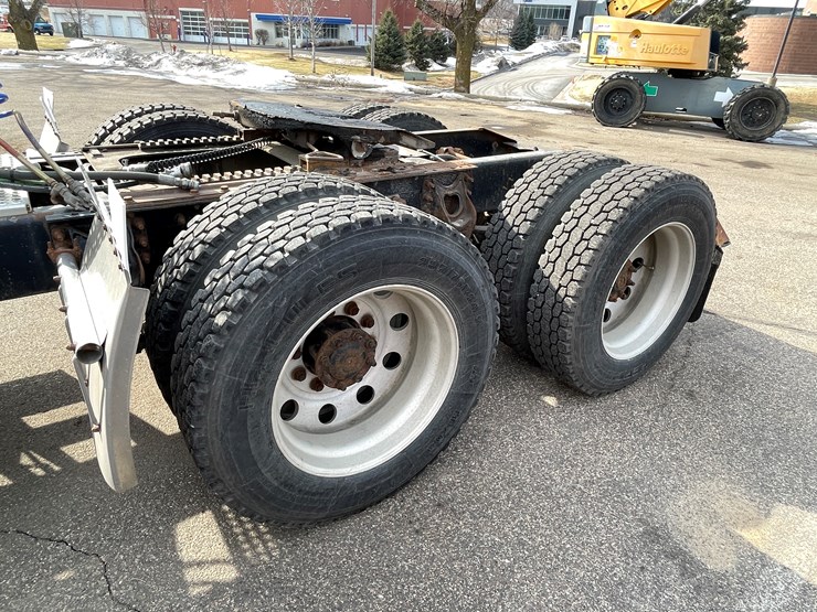 2000-international-9900-image-22