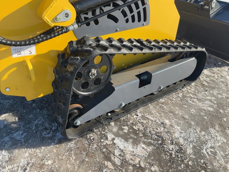 #1008-•-unused-landhero-t460-mini-skid-steer-loader-image-17