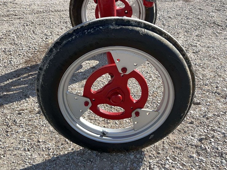 farmall-130-image-23