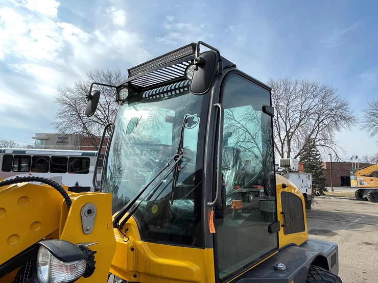 #114-•-new-magnum-3300p-telescoping-wheel-loader-image-20