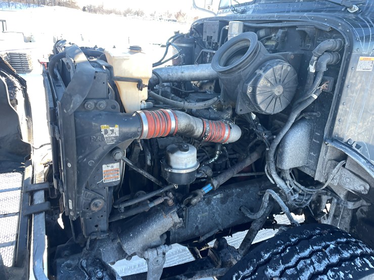 #1459-•-2008-peterbilt-pb335-hook-truck-(has-mn-title)-image-5