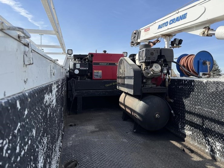 2012-ford-f550-image-7