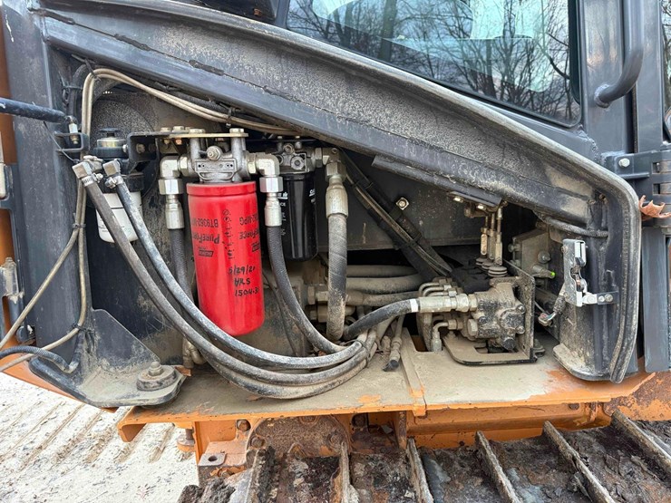 2014-case-650l-wt-image-10