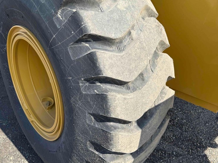 2023-caterpillar-938m-image-9