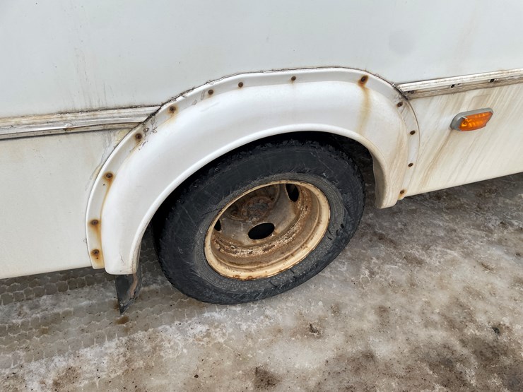 2014-ford-e450-image-21