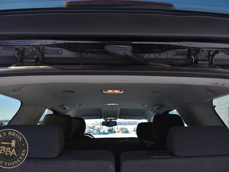 2013-chevrolet-tahoe-ls-image-33