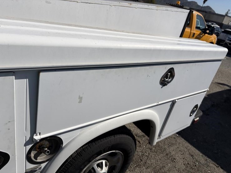 2011-chevrolet-2500-image-22