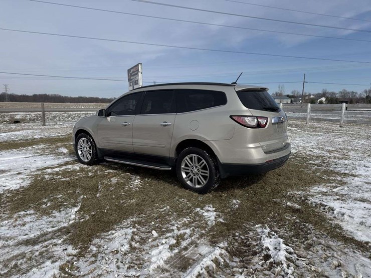 2015-chevrolet-traverse-image-2