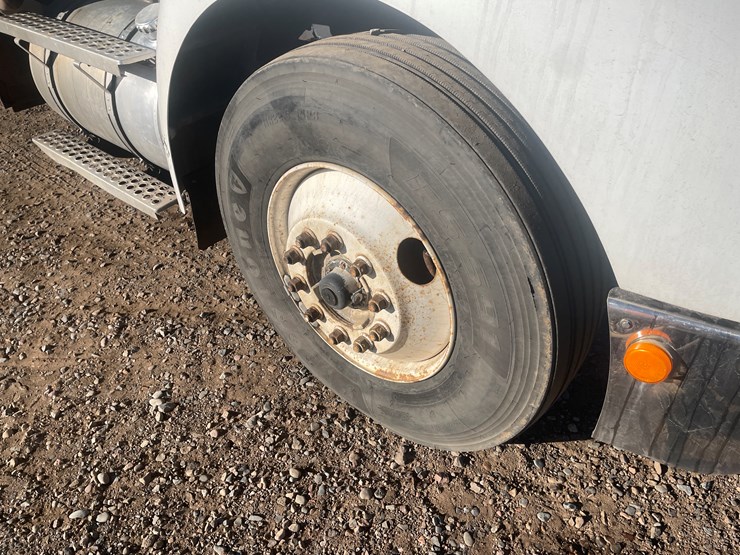 2006-kenworth-t300-image-12