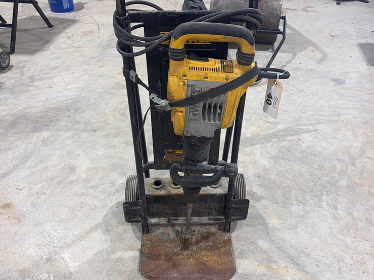 dewalt-d25901-demolition-hammer-image-1