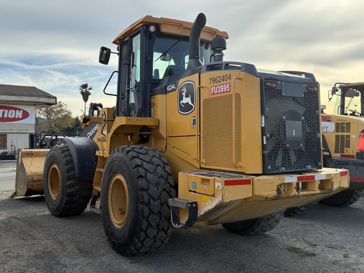 2019-deere-624l-image-4