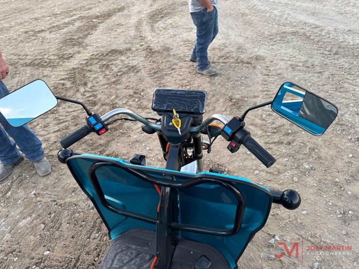 new-3-wheeled-electric-golf-cart-image-13