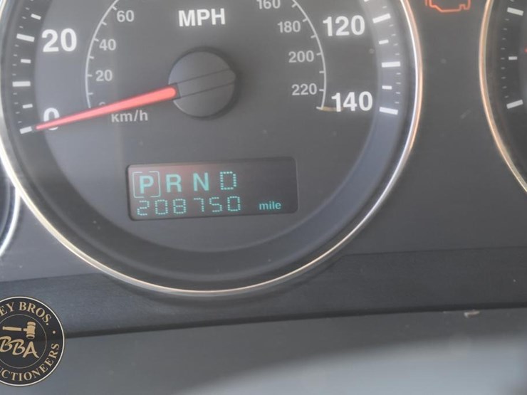 2005-jeep-grand-cherokee-limited-image-24