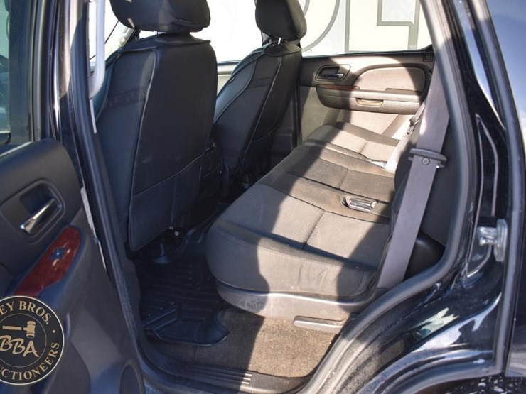 2013-chevrolet-tahoe-ls-image-30