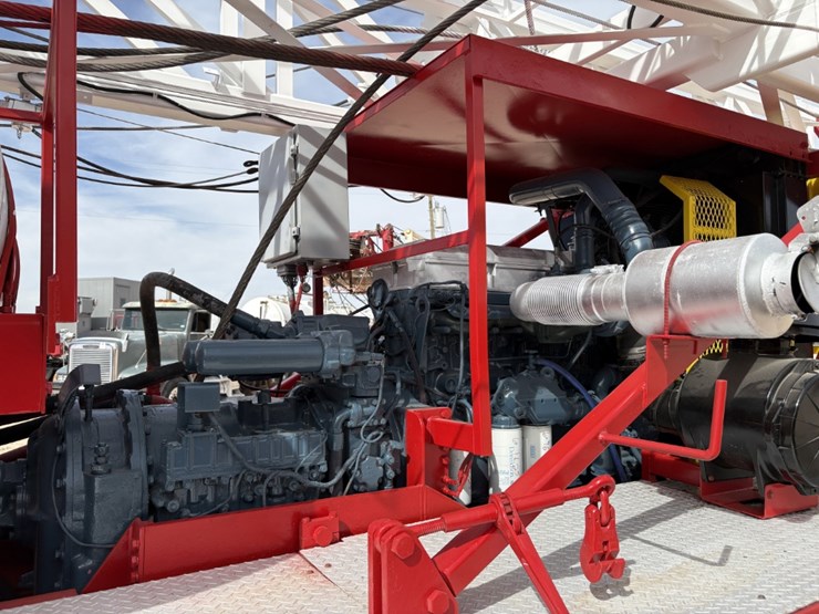 2007-rig-works-mustang-550-dd-5-axle-well-service-rig-image-6