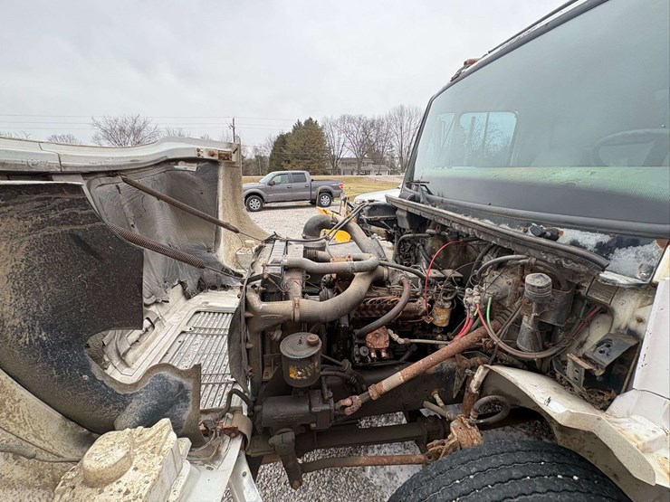 1996-freightliner-dump-truck-image-30