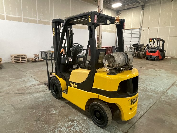 #176-•-2011-yale-propane-forklift-image-7