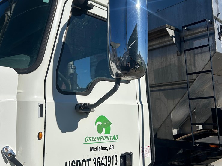 2012-mack-tender-truck-w/adams-rear-discharge-bed-auger-image-2