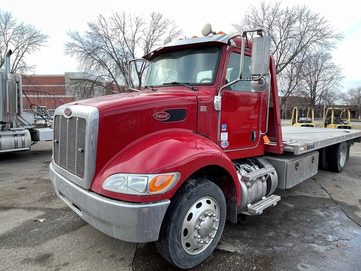 2018-peterbilt-337-image-9
