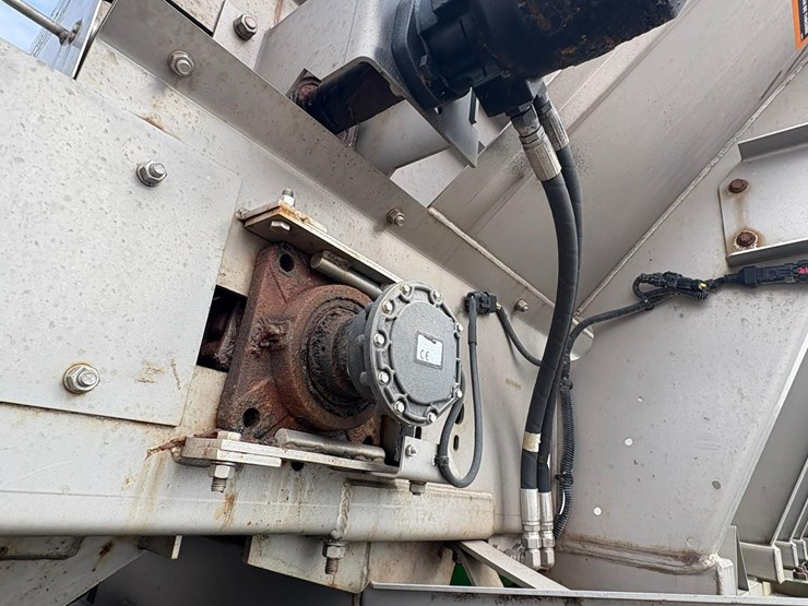 2019-john-deere-r-image-54