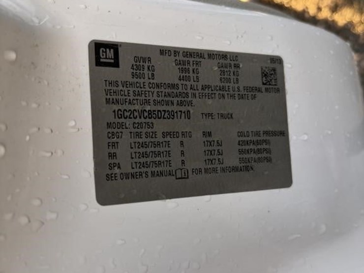 2013-chevrolet-2500-image-32