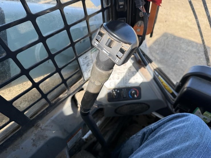 2017-bobcat-s595-image-16