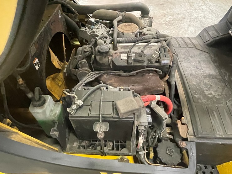 #176-•-2011-yale-propane-forklift-image-37