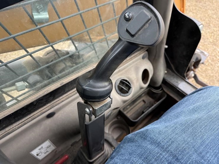 2012-case-sv250-image-13