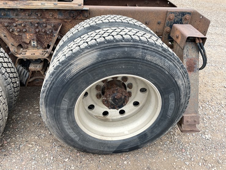 2003-kenworth-t800-image-11