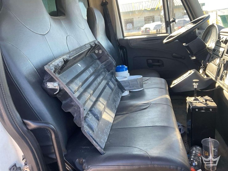 2014-international-durastar-4300-image-21