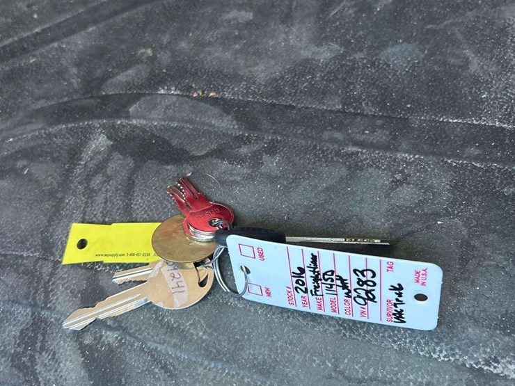 2016-freightliner-114sd-image-31