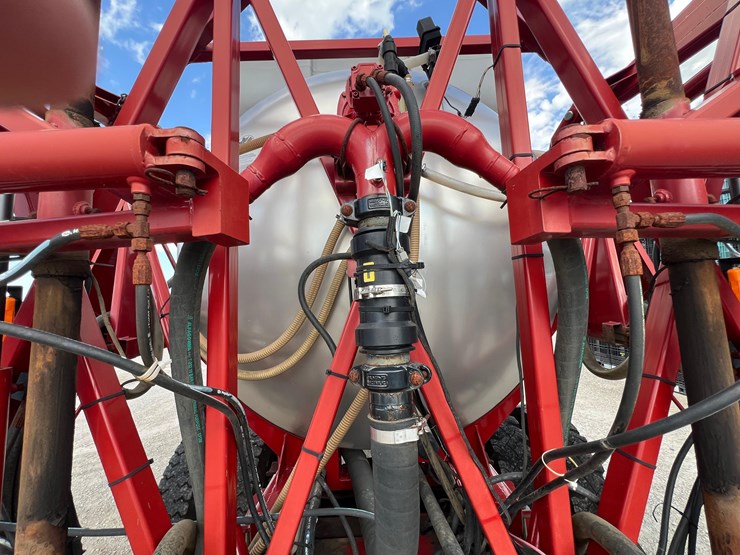 case-610-sprayer-system-2000-gallons-image-32