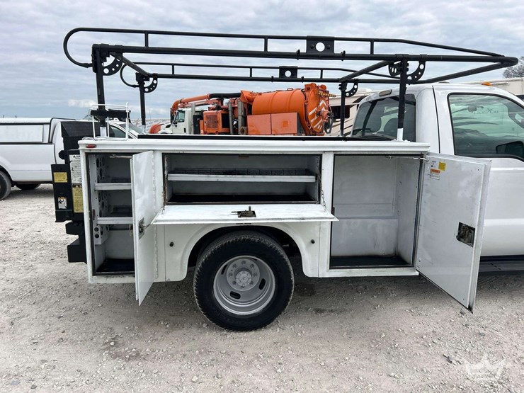 2013-ford-f350-image-19