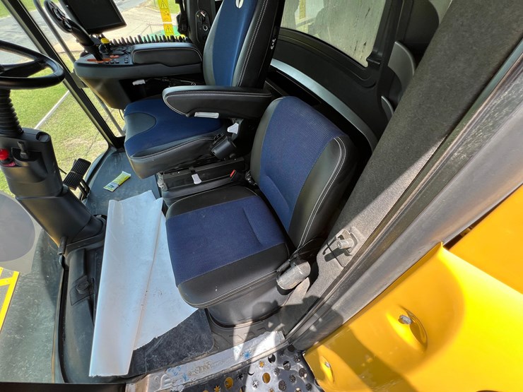 2023-new-holland-cr10.90-image-78