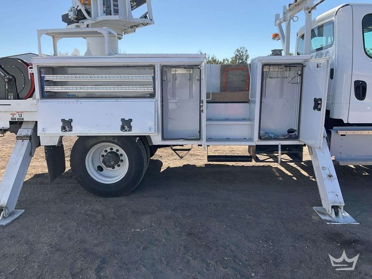 2024-freightliner-m2-106-image-36