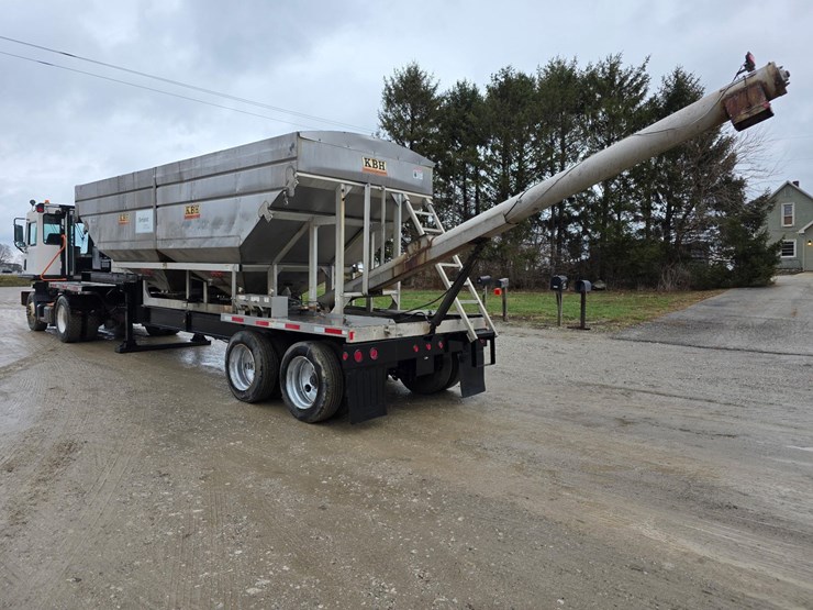 freshly-refurbished!-2016-kbh-fertilizer-tender-trailer---isuzu-diesel-image-7