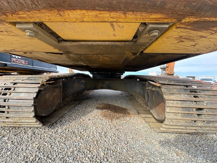 2010-komatsu-pc200-lc-8-image-13