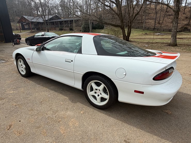 #30932-•-1997-chevrolet-camaro-ss-30th-anniversary-coupe-image-9