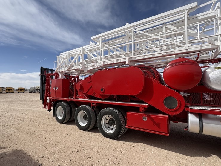 2007-rig-works-mustang-550-dd-5-axle-well-service-rig-image-7