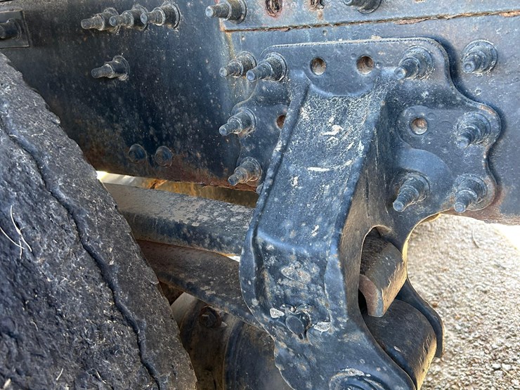 2012-mack-tender-truck-w/adams-rear-discharge-bed-auger-image-48