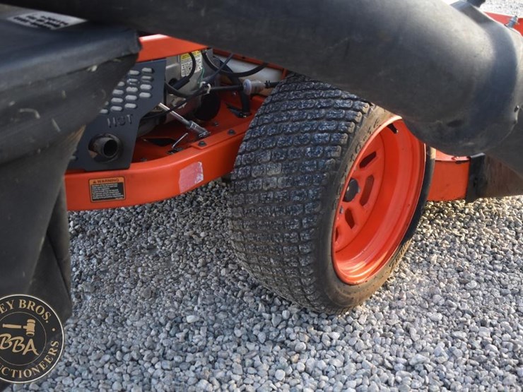 kubota-z122e-image-22