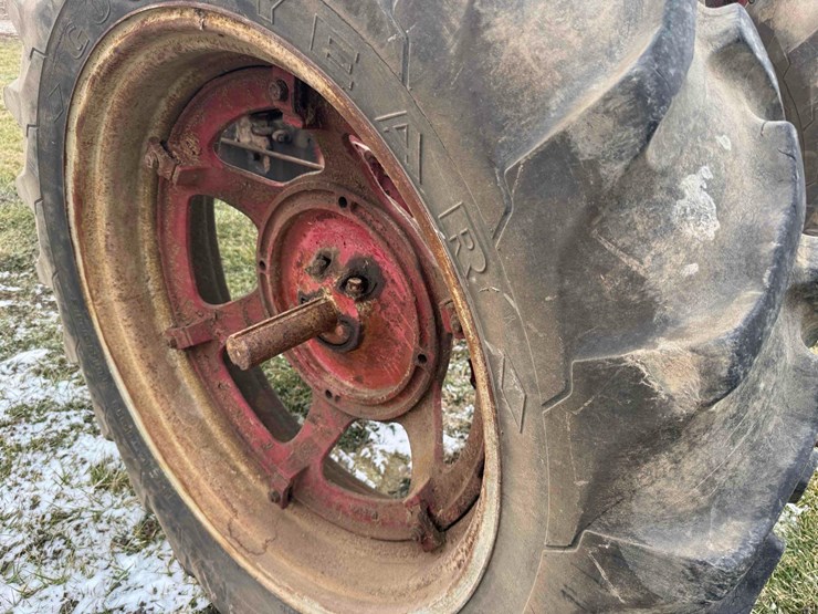 1950-farmall-h,-not-running-image-3