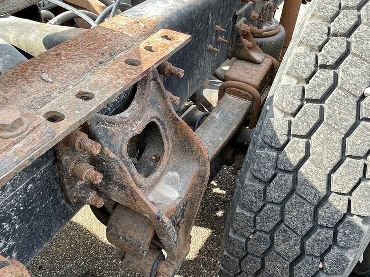 2000-international-9900-image-29