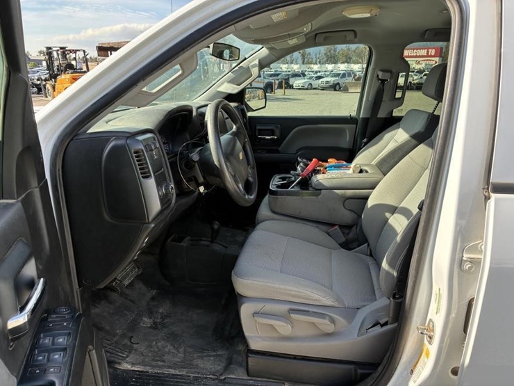 2018-chevrolet-2500-image-12