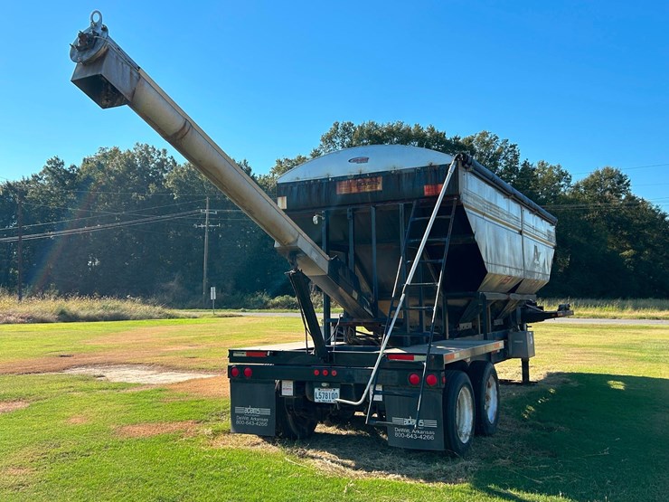 2011-magnolia-trailer-image-5