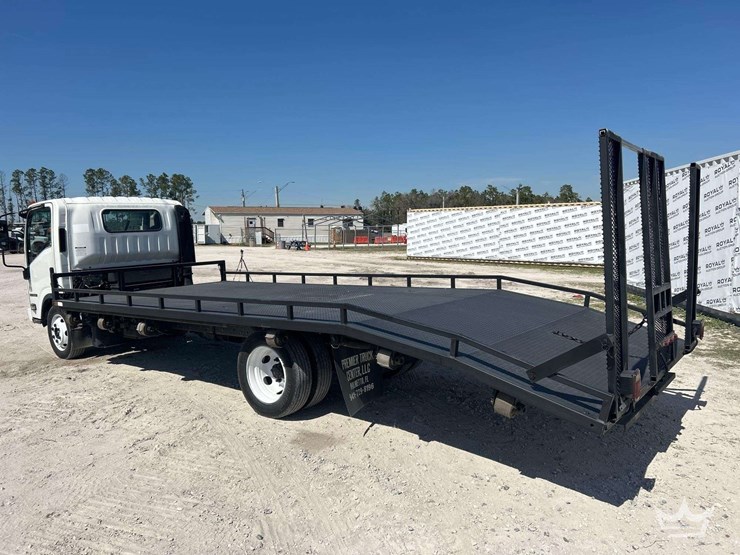 2011-isuzu-nrr-image-4