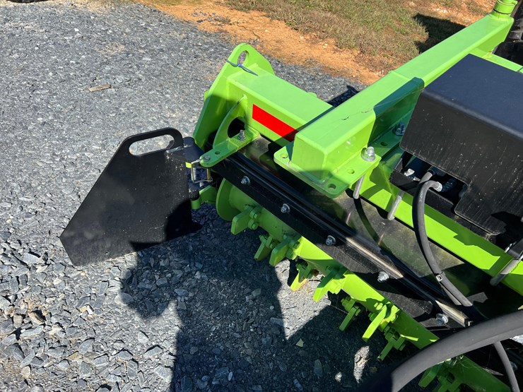 2022-white-251-image-13