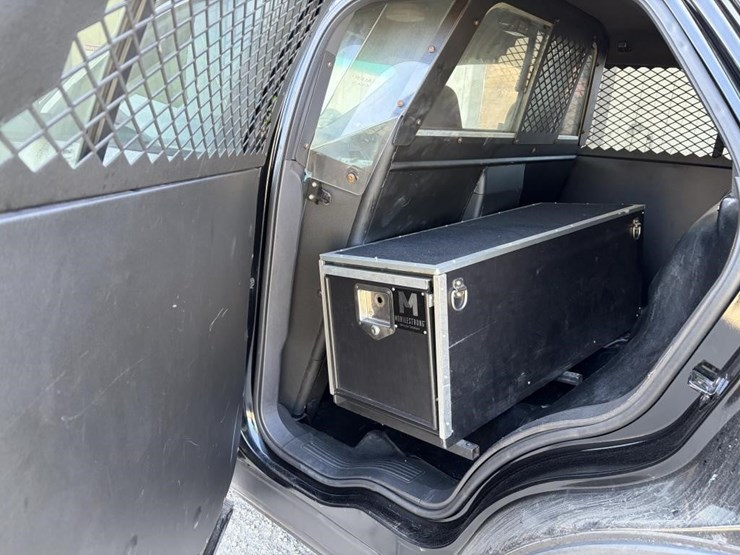 2015-ford-explorer-image-10