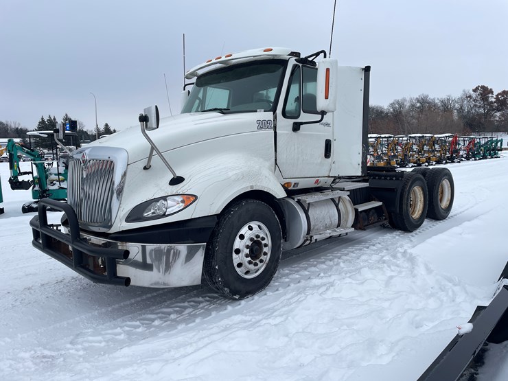 2011-international-prostar-image-1